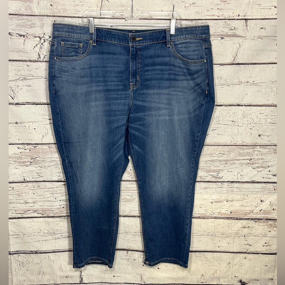 LANE BRYANT Mid Rise Girlfriend Crop w Flex Magic Waist-20